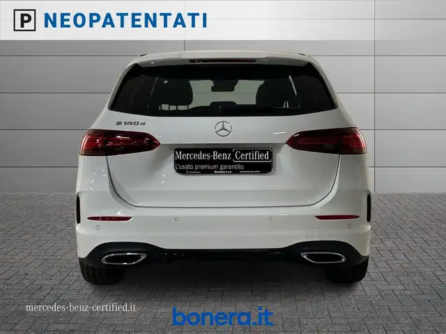 Mercedes-Benz B Class view 5