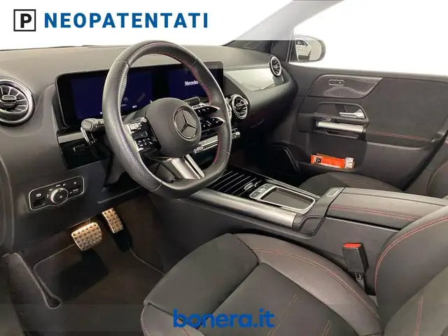 Mercedes-Benz B Class view 10