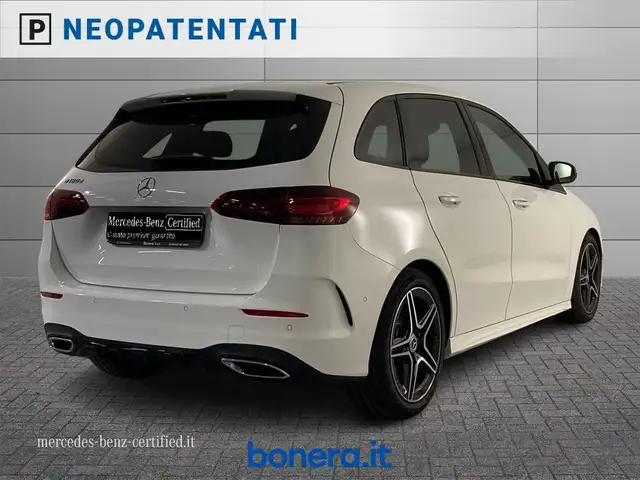 Mercedes-Benz B Class view 3
