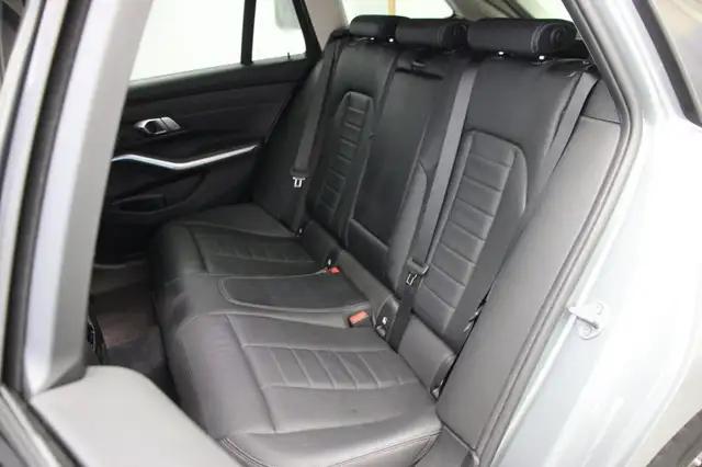 BMW 3 Series view 12