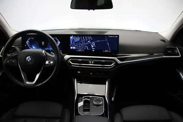 BMW 3 Series view 2