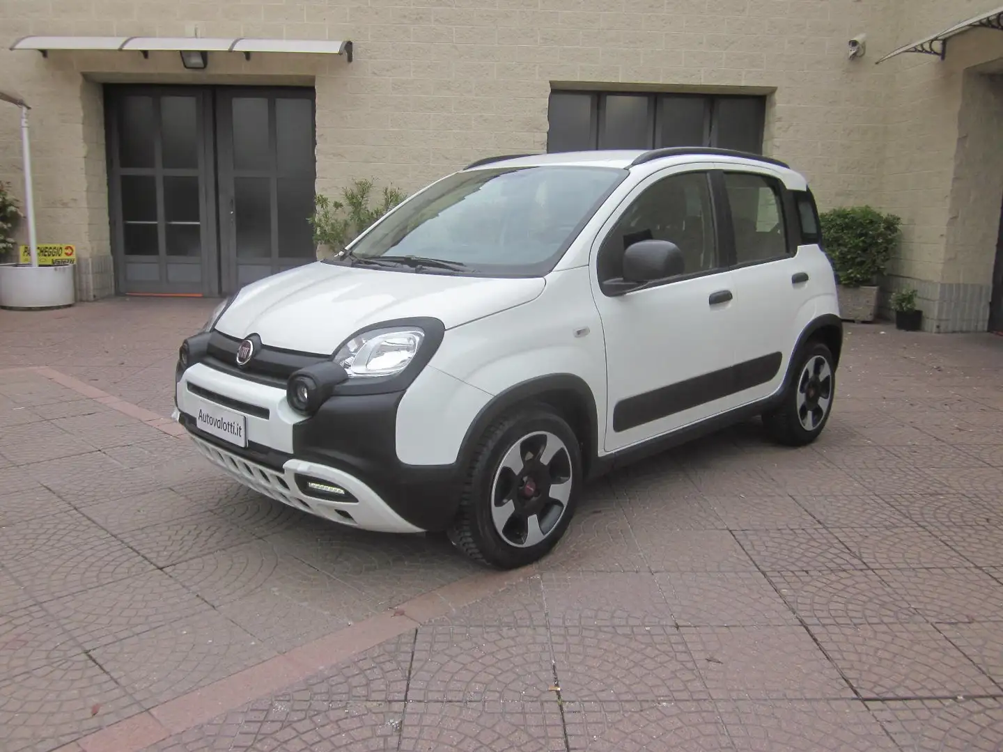 Fiat Panda 1.0 FireFly Hybrid City Cross UNICAPRO (Neopat.) Weiß - 1