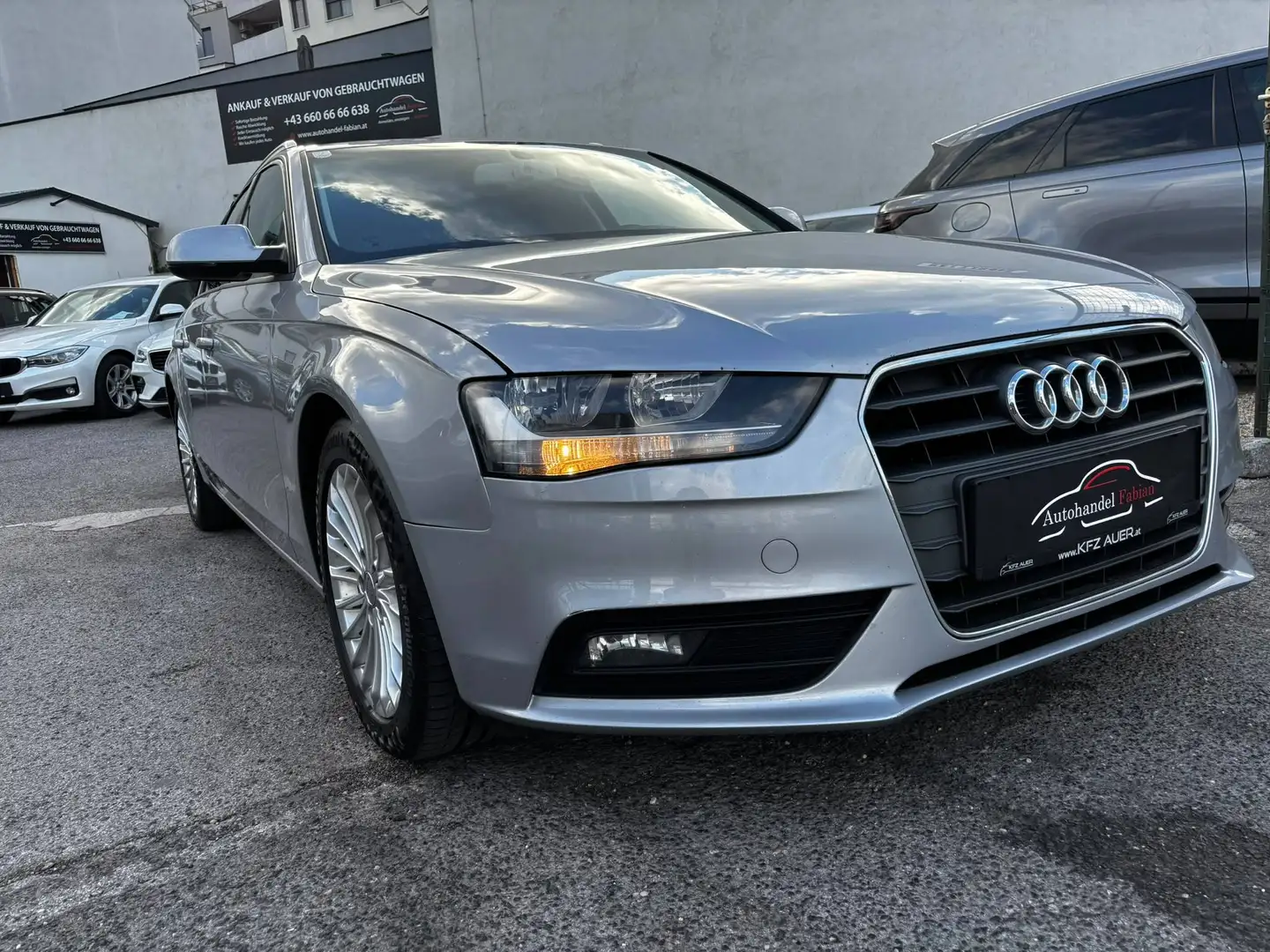 Audi A4 Avant 2,0 TDI 150PS Neues PICKERL Parkhilfe Navi 3ZonenKlima Silber - 1