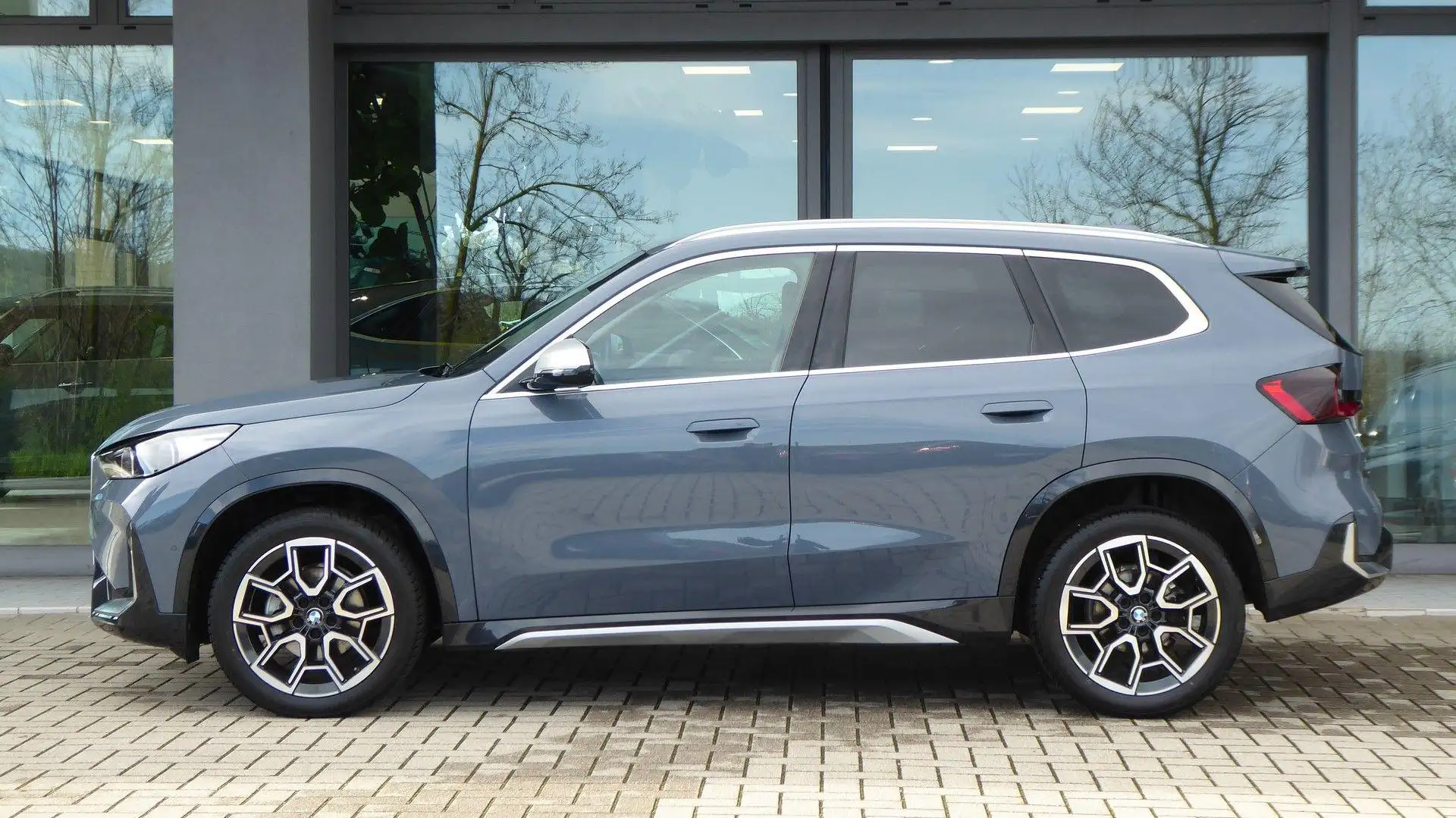 BMW X1 sDrive 18d xLine Gris - 2