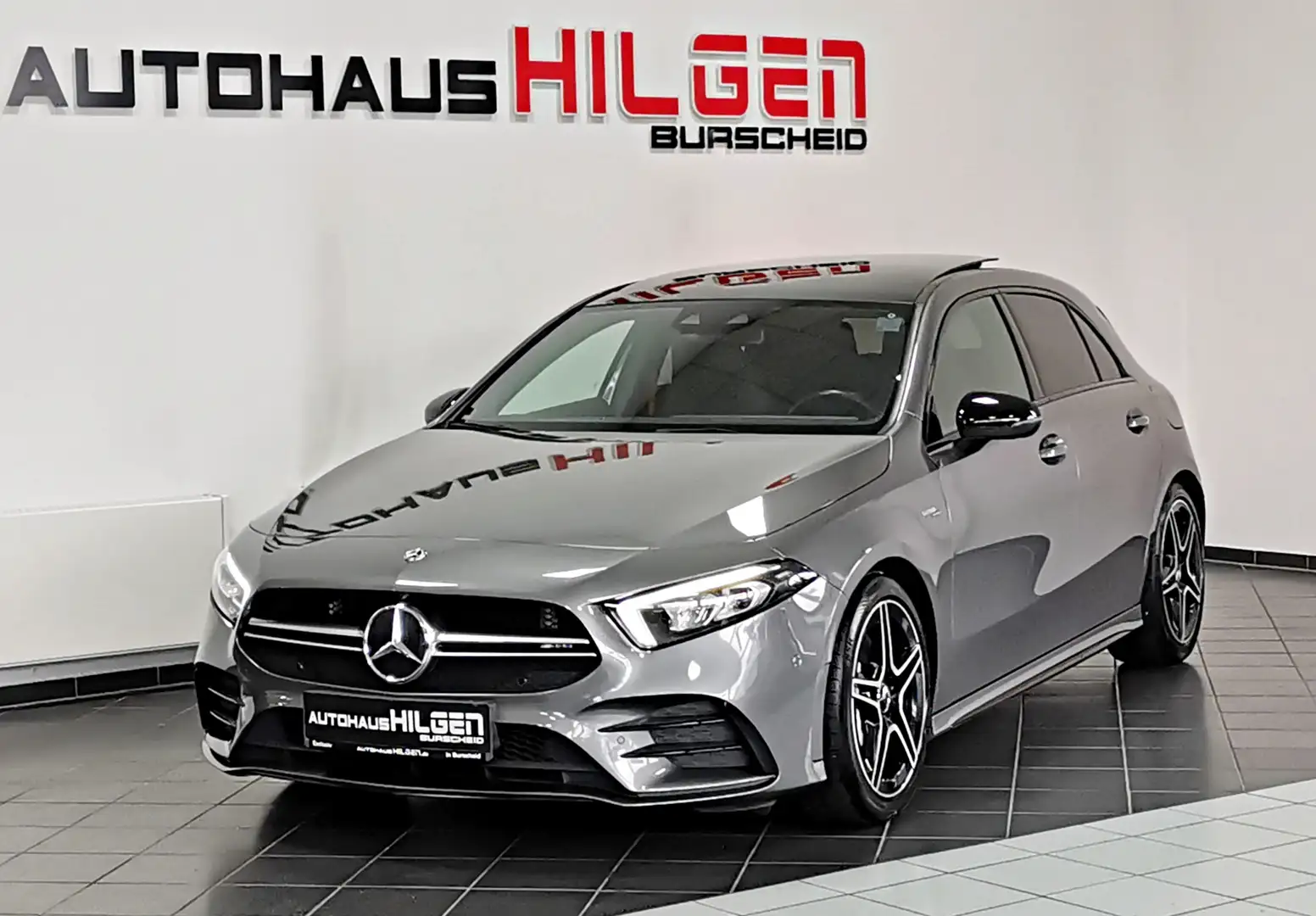 Mercedes-Benz A 35 AMG 4M Pano*R.Kamera*Navi*Night-Paket*SHZ Gris - 1