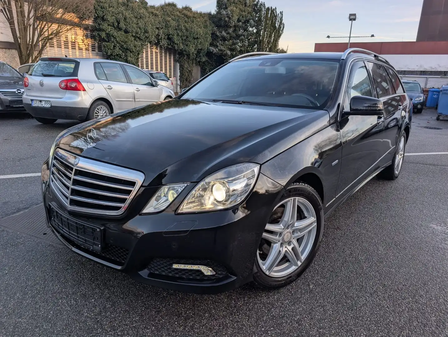Mercedes-Benz E 200 E T-Modell E 200 CGI BlueEfficiency*AHK* Schwarz - 1