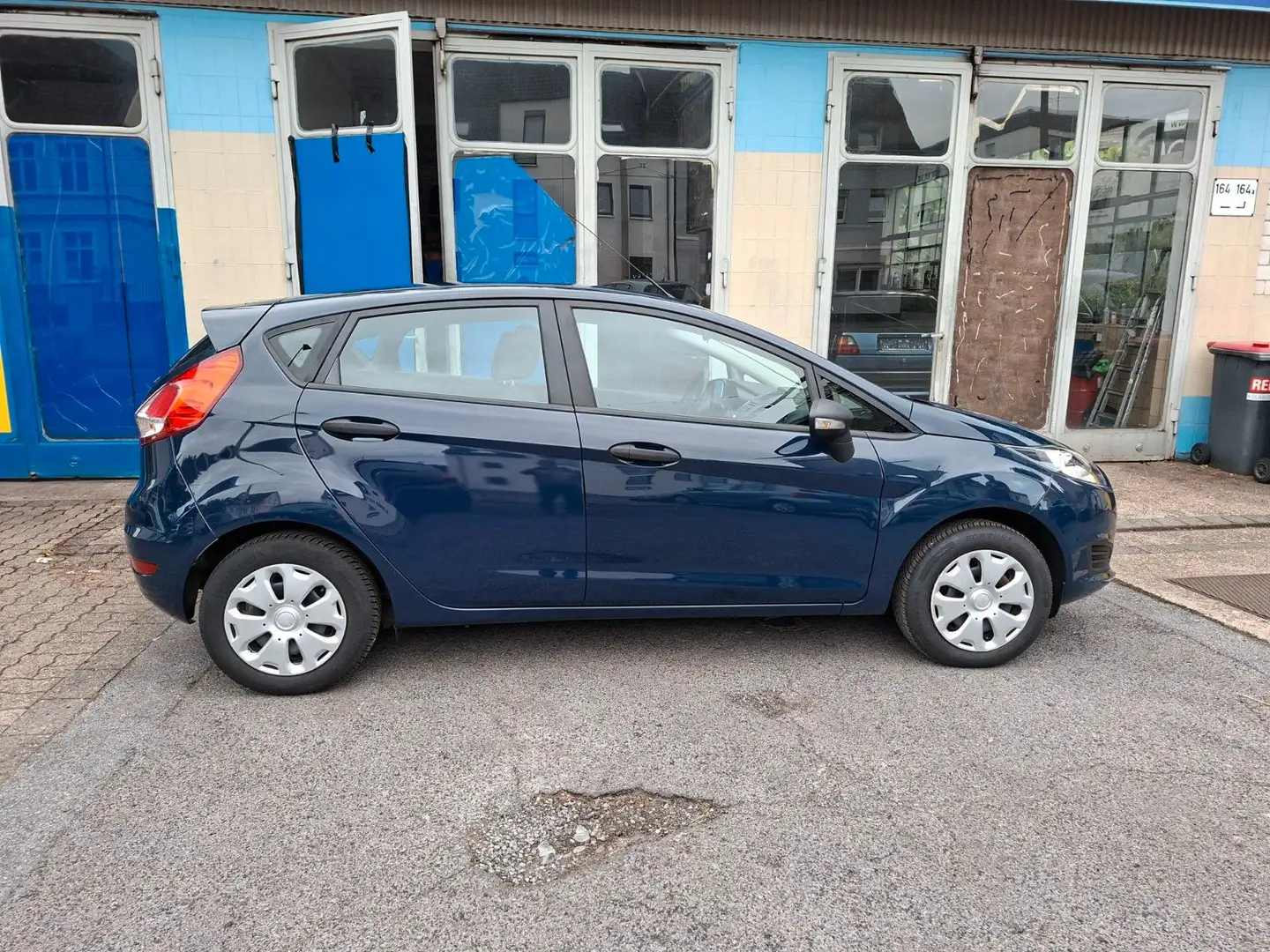 Ford Fiesta Ambiente Blauw - 2