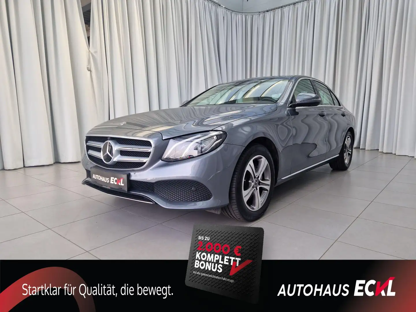 Mercedes-Benz E 200 4MATIC Limousine Gris - 1