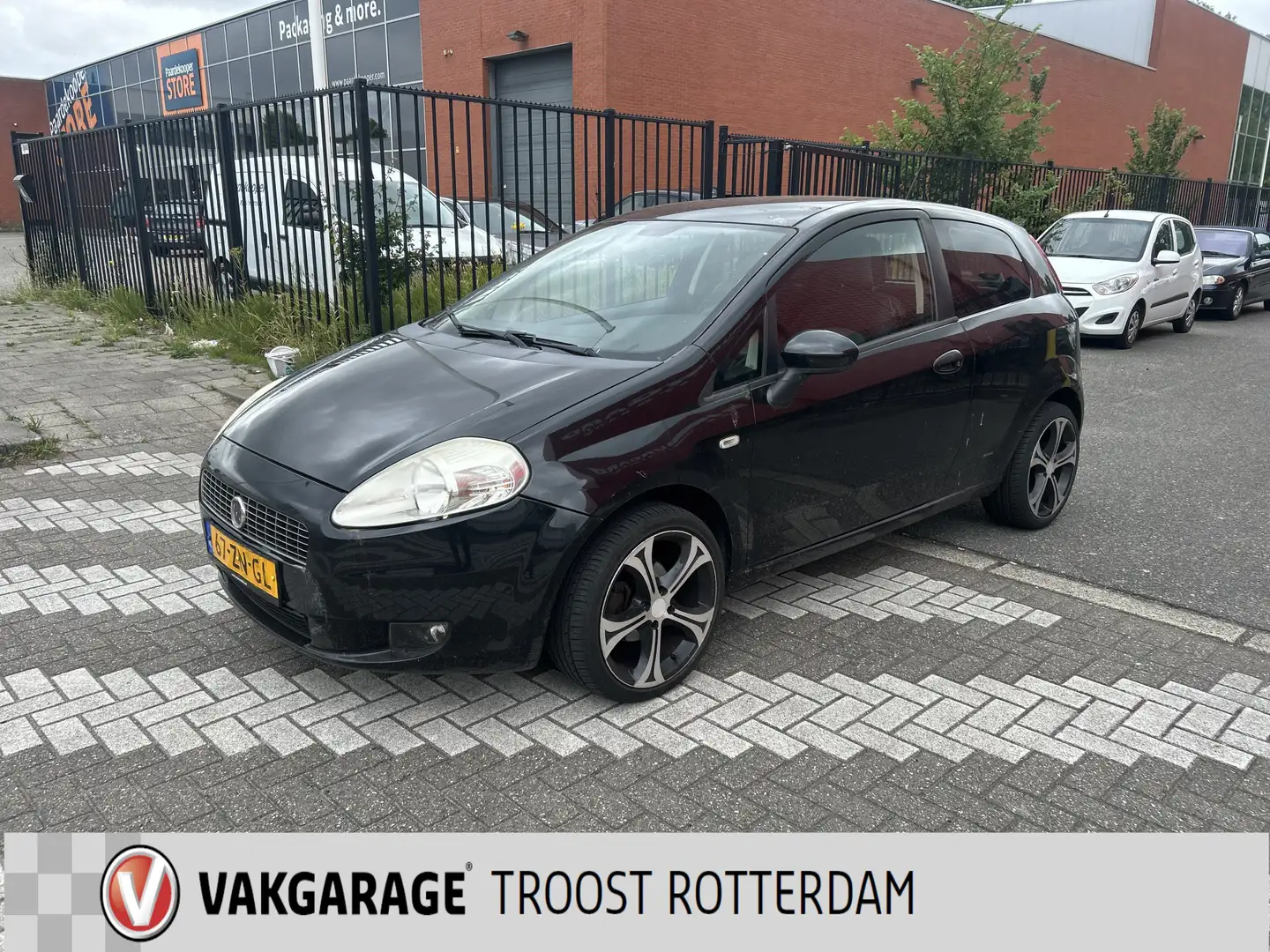 Fiat Grande Punto 1.4 Dynamic | Airco | Inruilkoopje | APK verlopen Zwart - 1