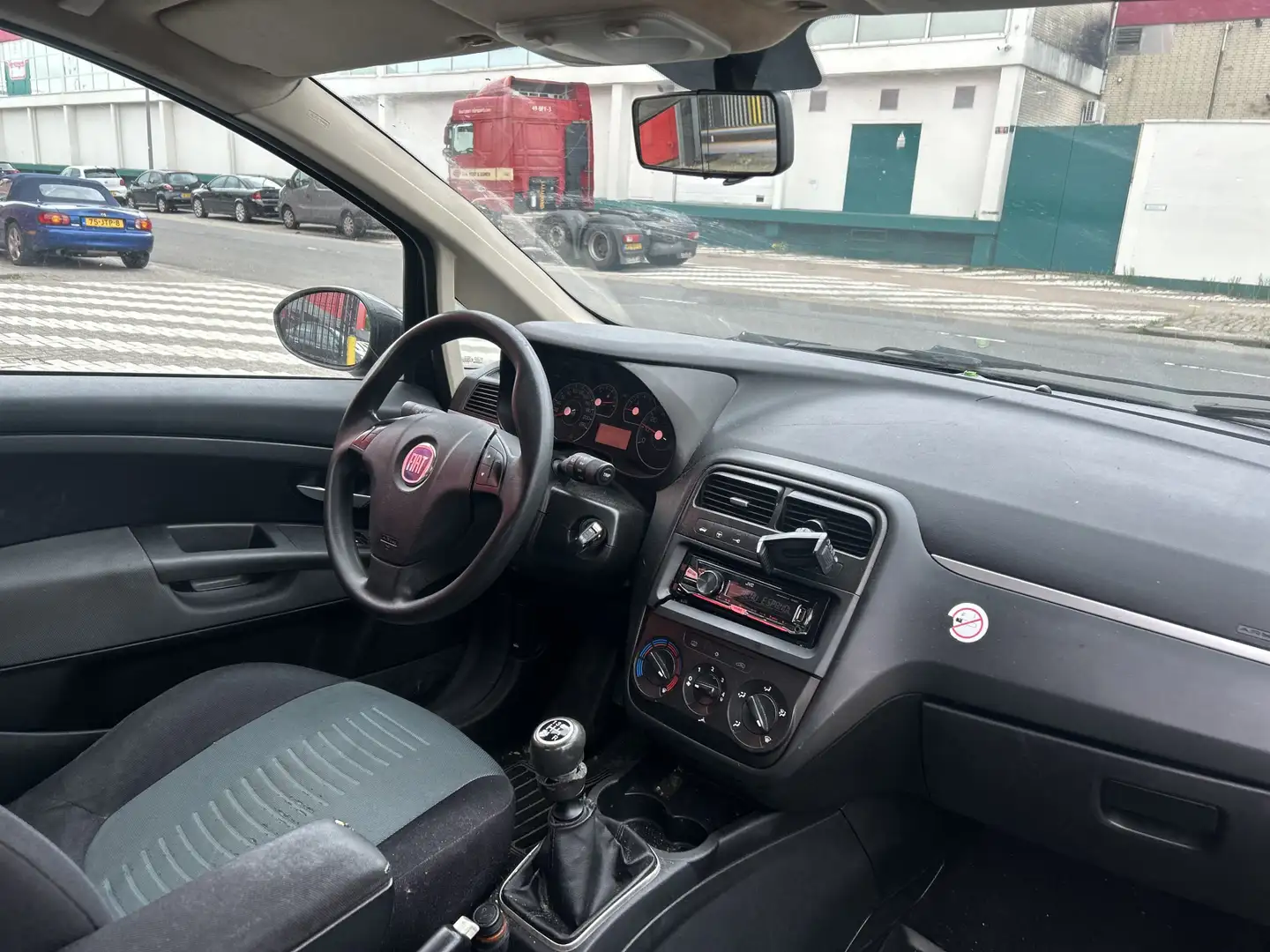 Fiat Grande Punto 1.4 Dynamic | Airco | Inruilkoopje | APK verlopen Zwart - 2