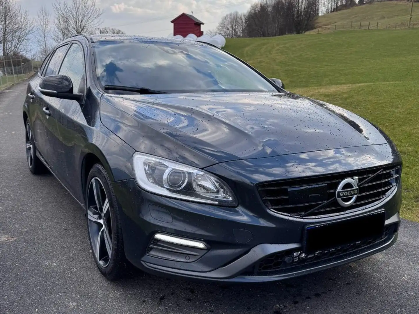 Volvo V60 V60 D6 Twin Engine Geartronic RDesign Schwarz - 1