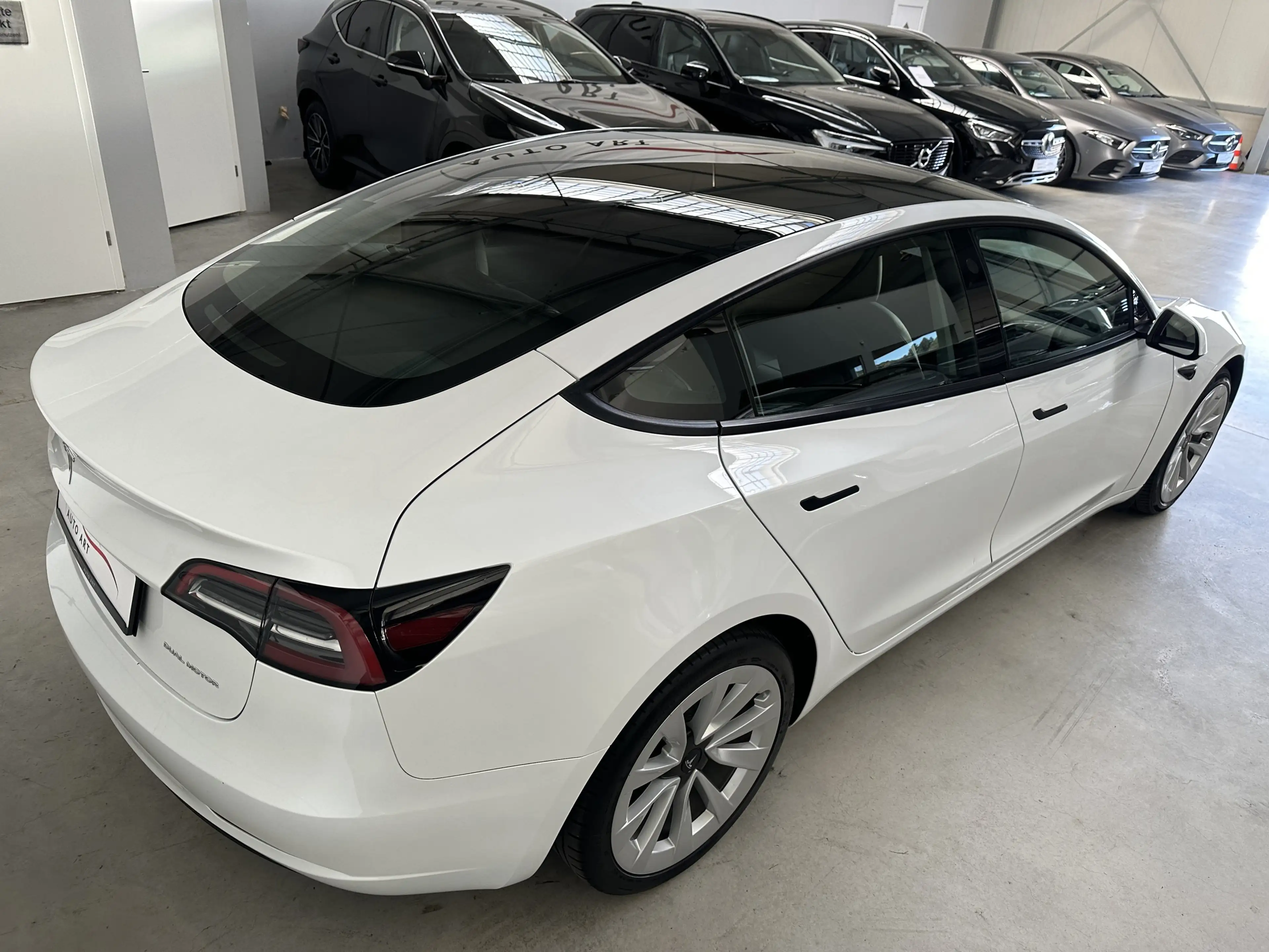 Tesla Model 3 Long Range Dual AWD Wärmepumpe — photo 11