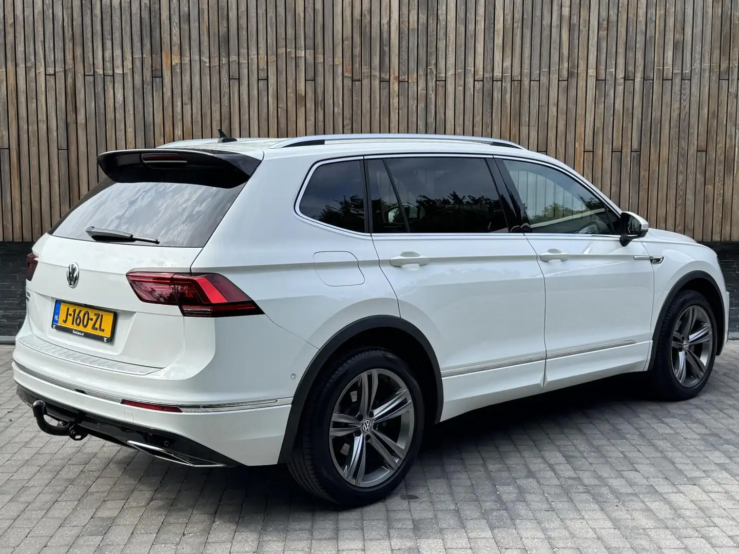 Volkswagen Tiguan Allspace 1.5 TSI R-line Automaat | R-stuur | Navigatiesyste Blanc - 2