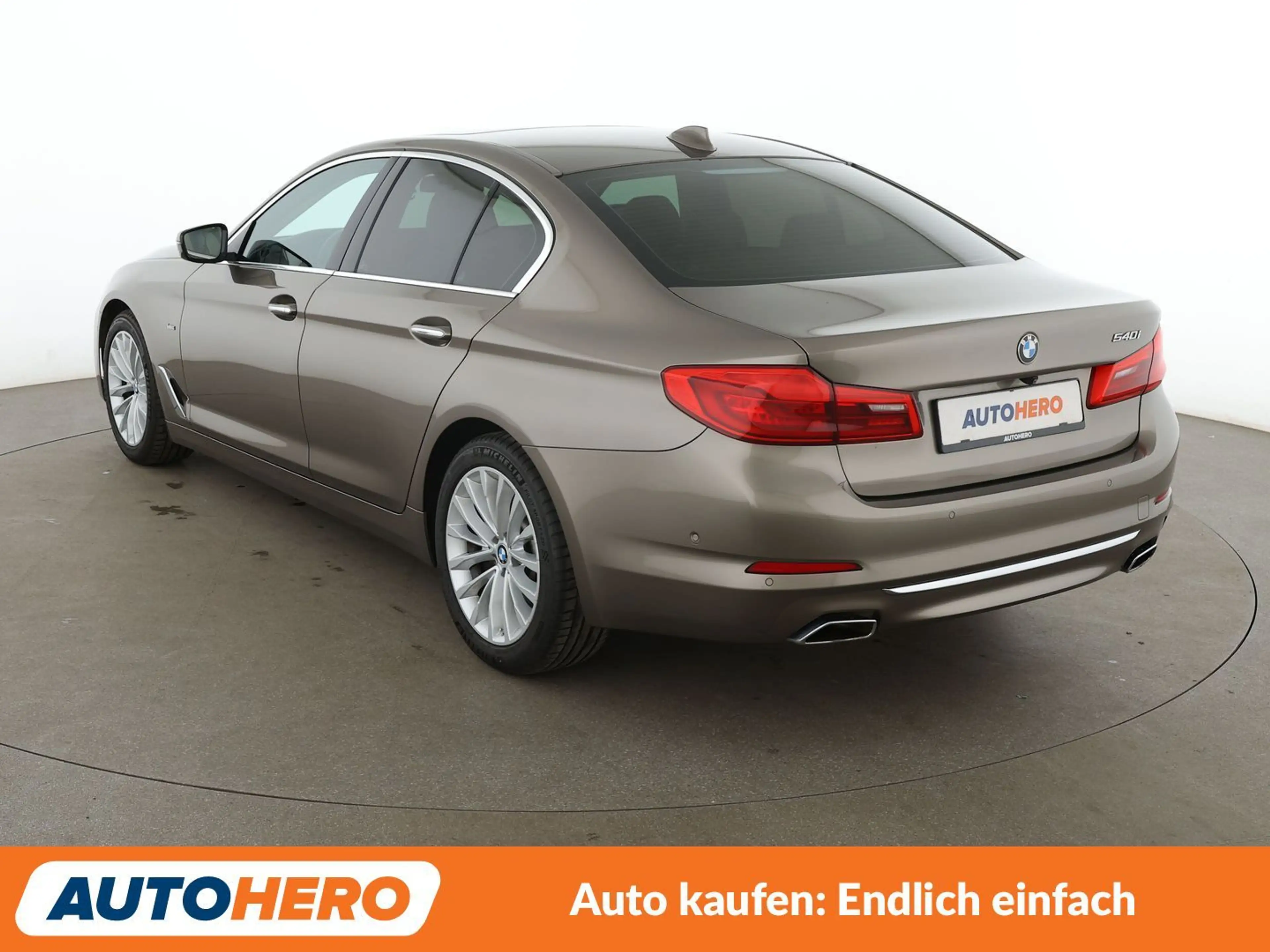 BMW 540 i Luxury Line Aut.*NAVI*PDC*TEMPO*SHZ* — photo 4