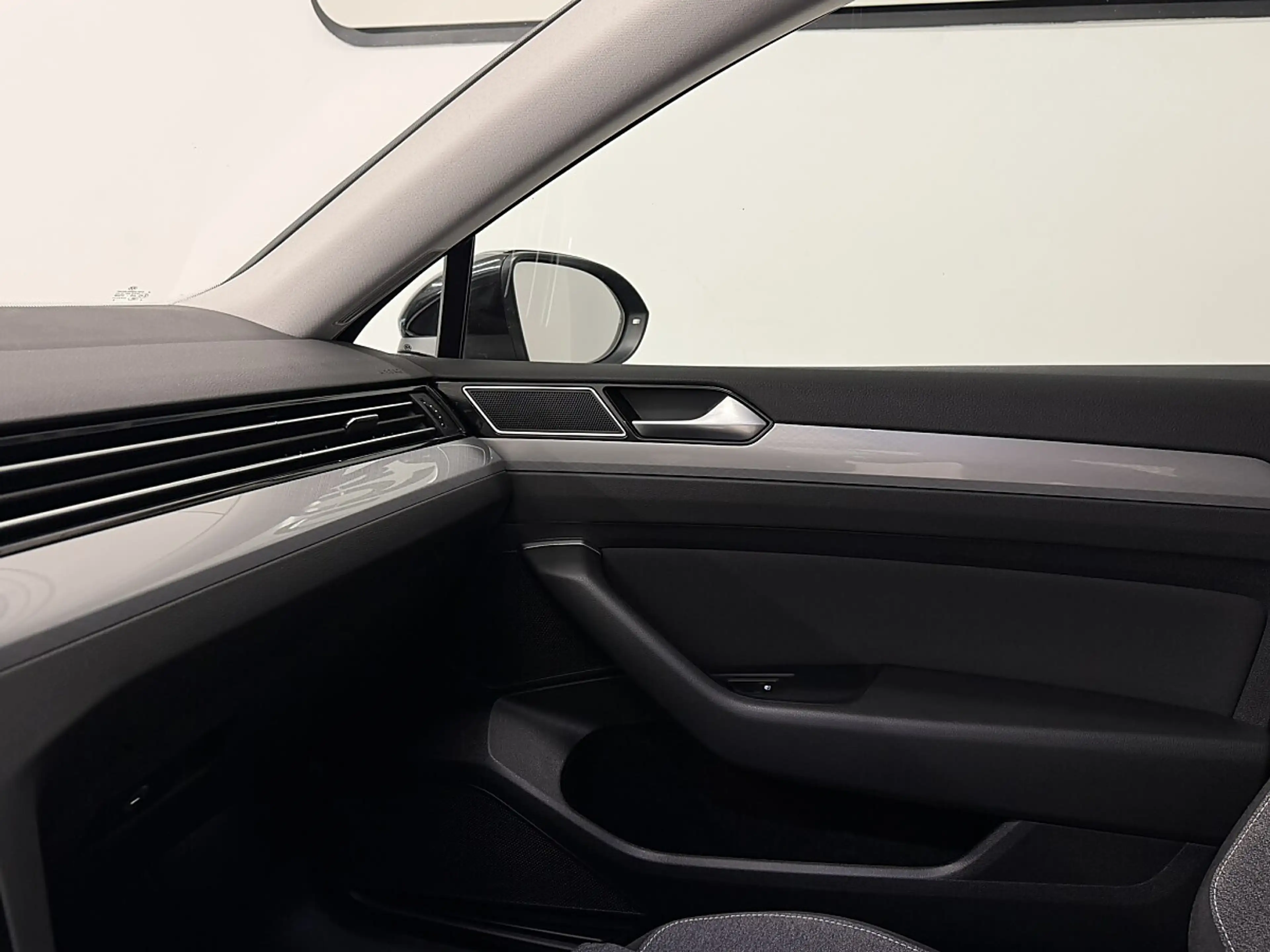 Volkswagen Passat Variant Business 2,0 SCR TDI. IQ.LIGHT-LED-Matrix/ACC/N... — photo 14