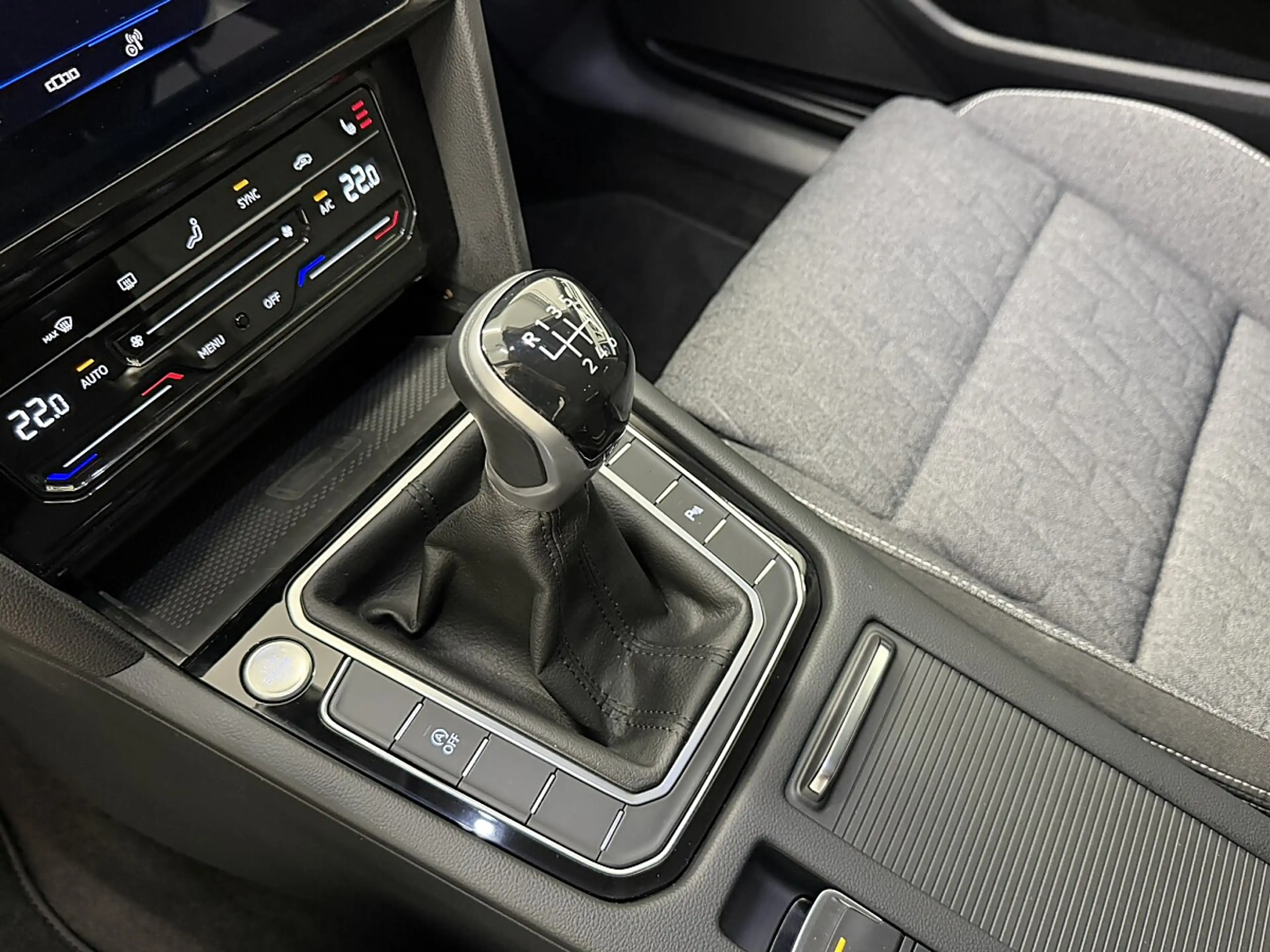 Volkswagen Passat Variant Business 2,0 SCR TDI. IQ.LIGHT-LED-Matrix/ACC/N... — photo 13