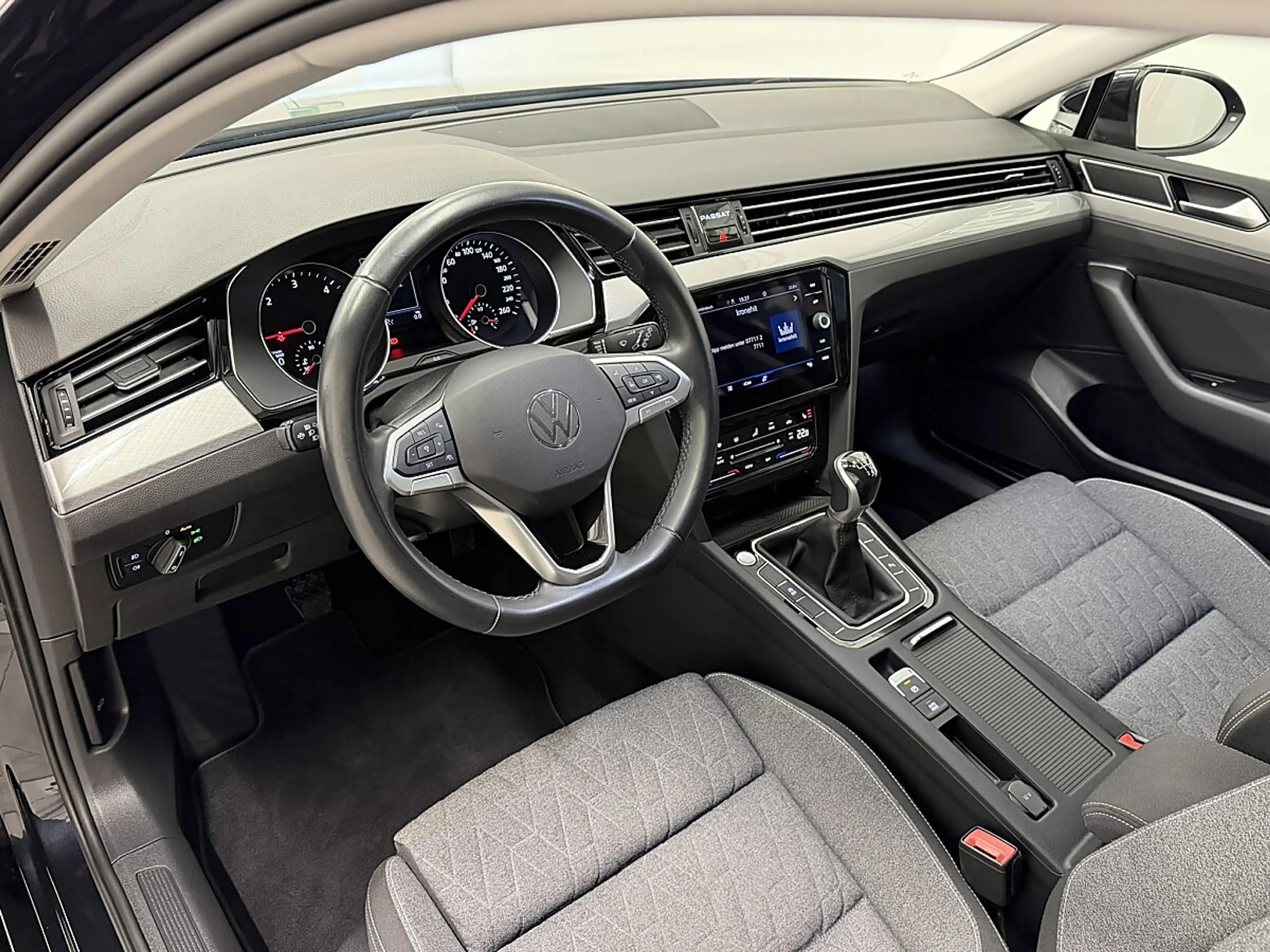 Volkswagen Passat Variant Business 2,0 SCR TDI. IQ.LIGHT-LED-Matrix/ACC/N... — photo 11