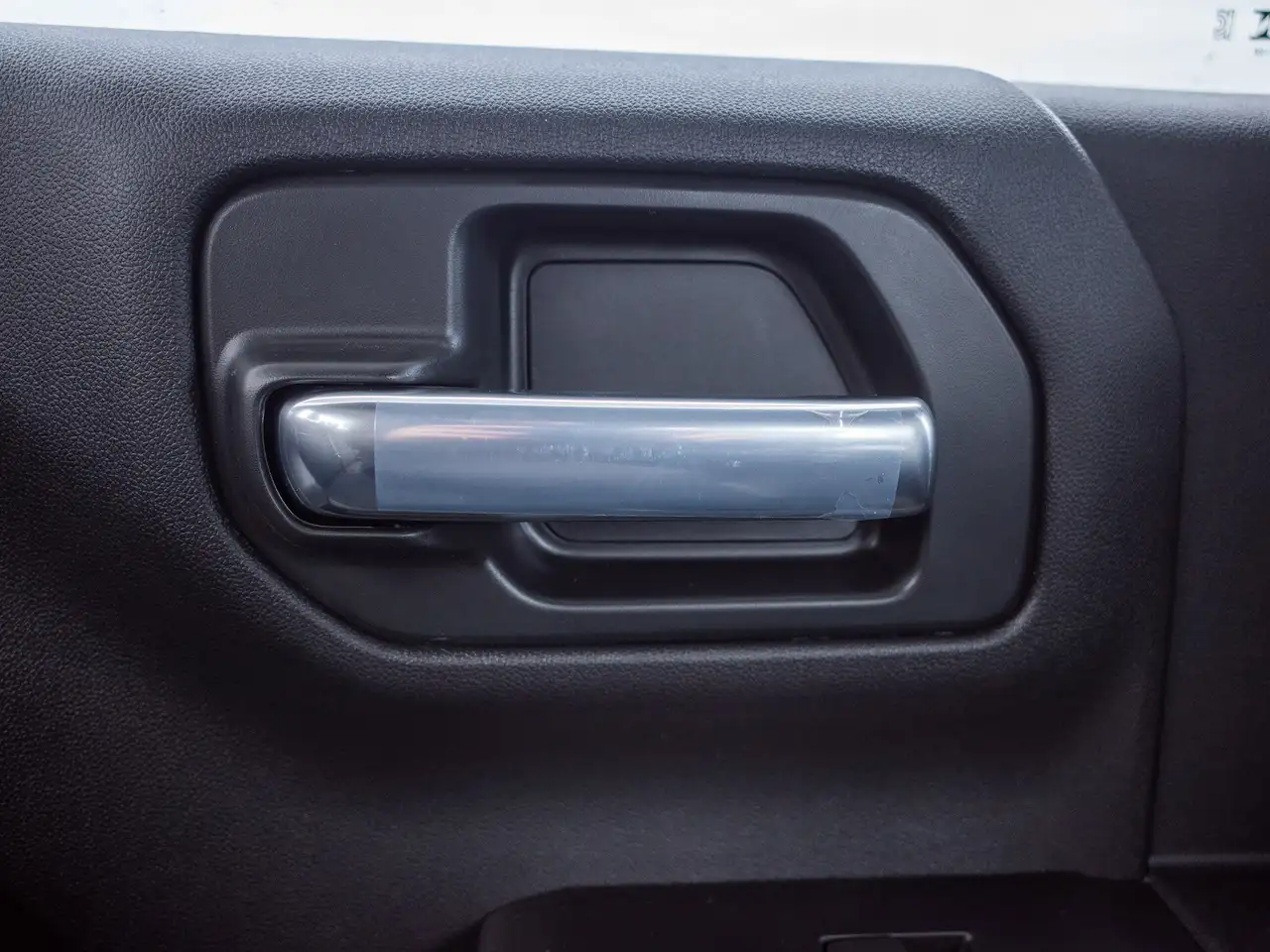 Chevrolet Silverado 1500 снимка Chevrolet Silverado 1500