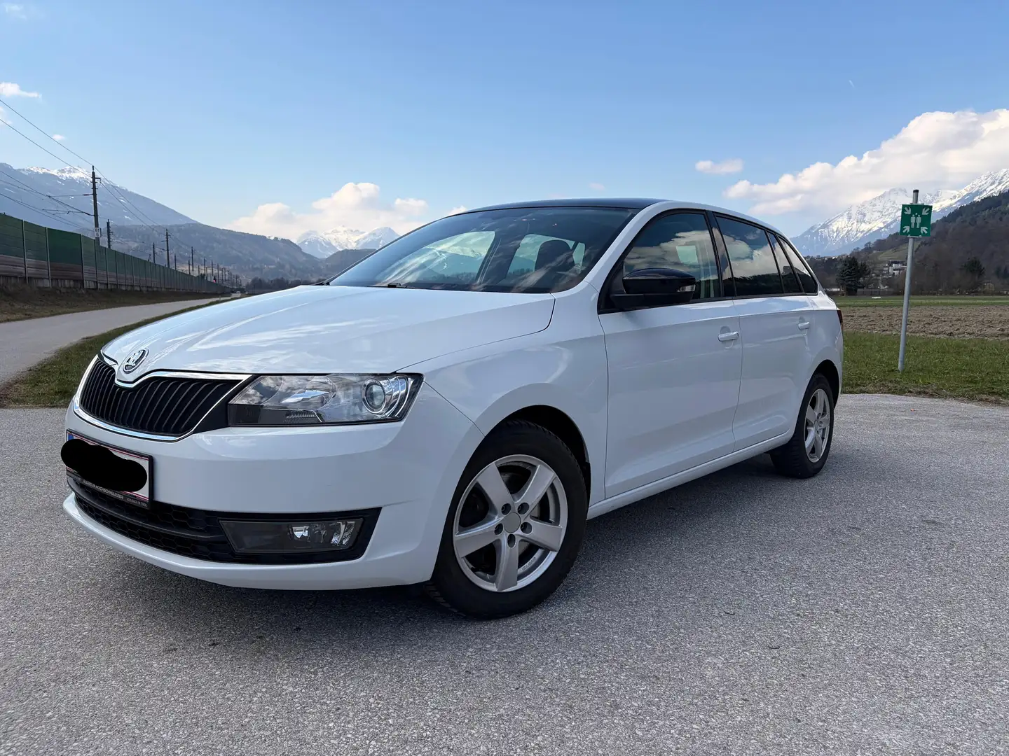 Skoda Rapid/Spaceback Rapid Spaceback 1,2 TSI Sport Sport Weiß - 1