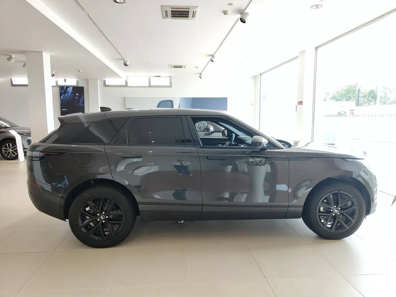 Land Rover Range Rover Velar 2026