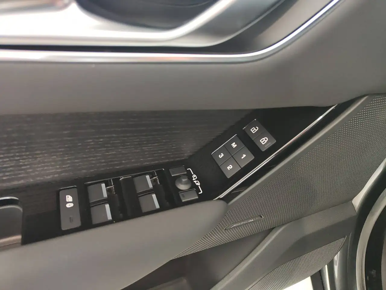 Land Rover Range Rover Velar 2026 — фото 11