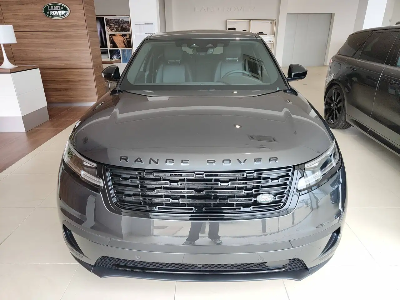 Land Rover Range Rover Velar 2026