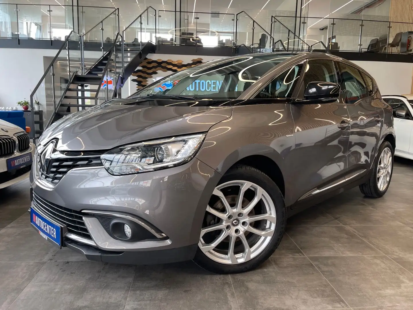 Renault Scenic IV Limited Grau - 2