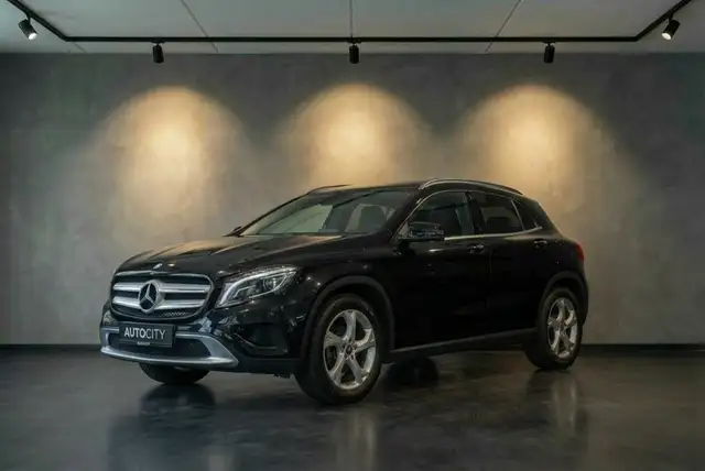 Mercedes-Benz GLA 200 Premium Panoramadak