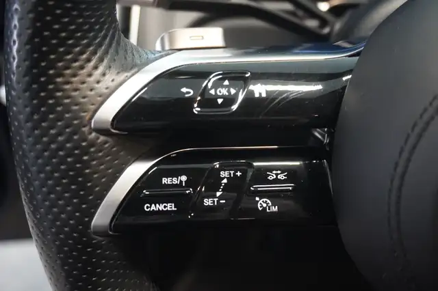 Mercedes-Benz S-Class view 13