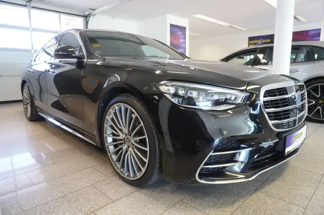 Mercedes-Benz S-Class view 3