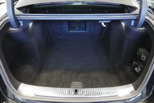 Mercedes-Benz S-Class view 11