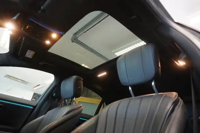Mercedes-Benz S-Class view 9
