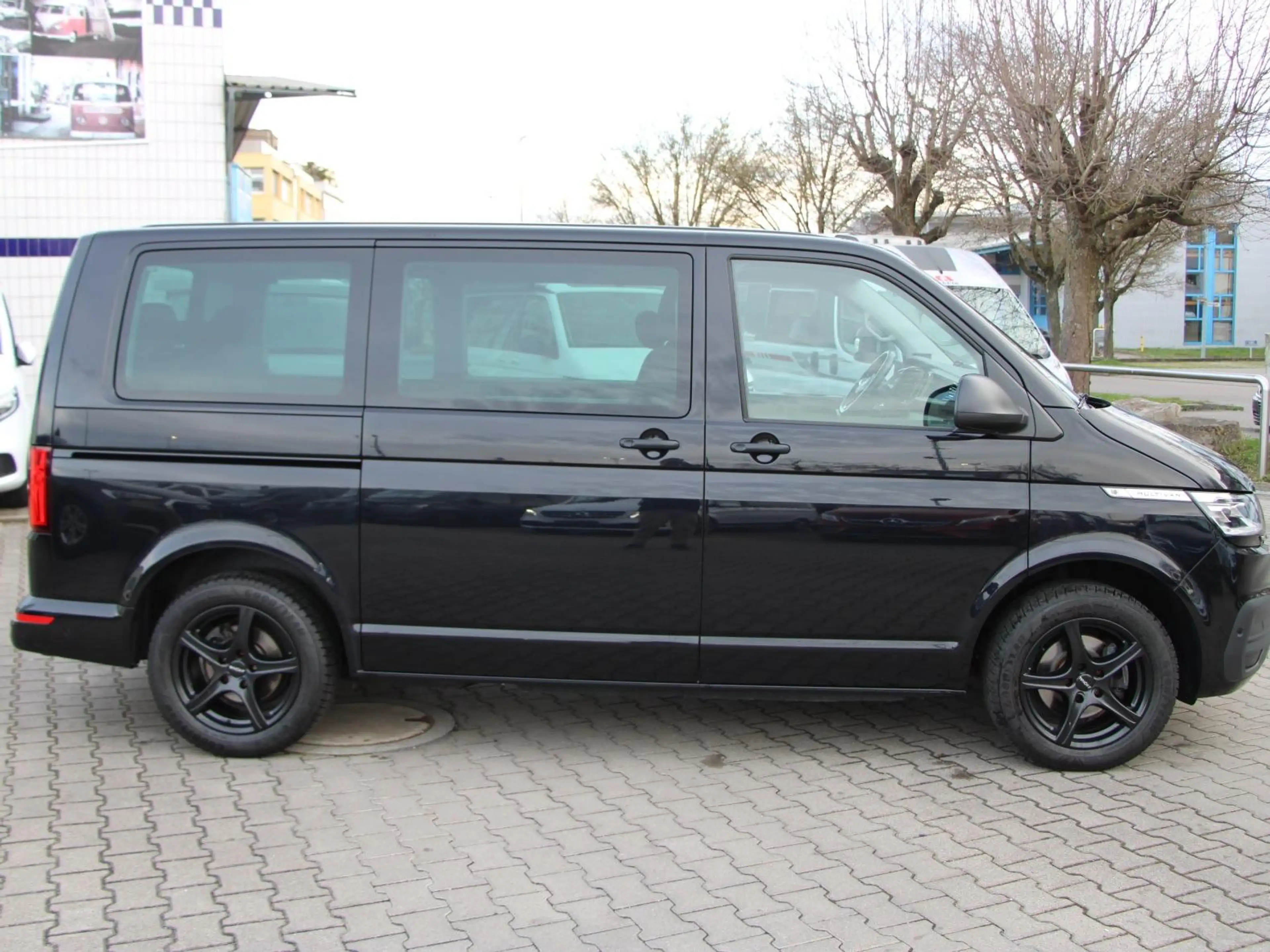 Volkswagen T6.1 Multivan TDI Trendline DSG 150 PS /Standheizung /ACC /LED — photo 5
