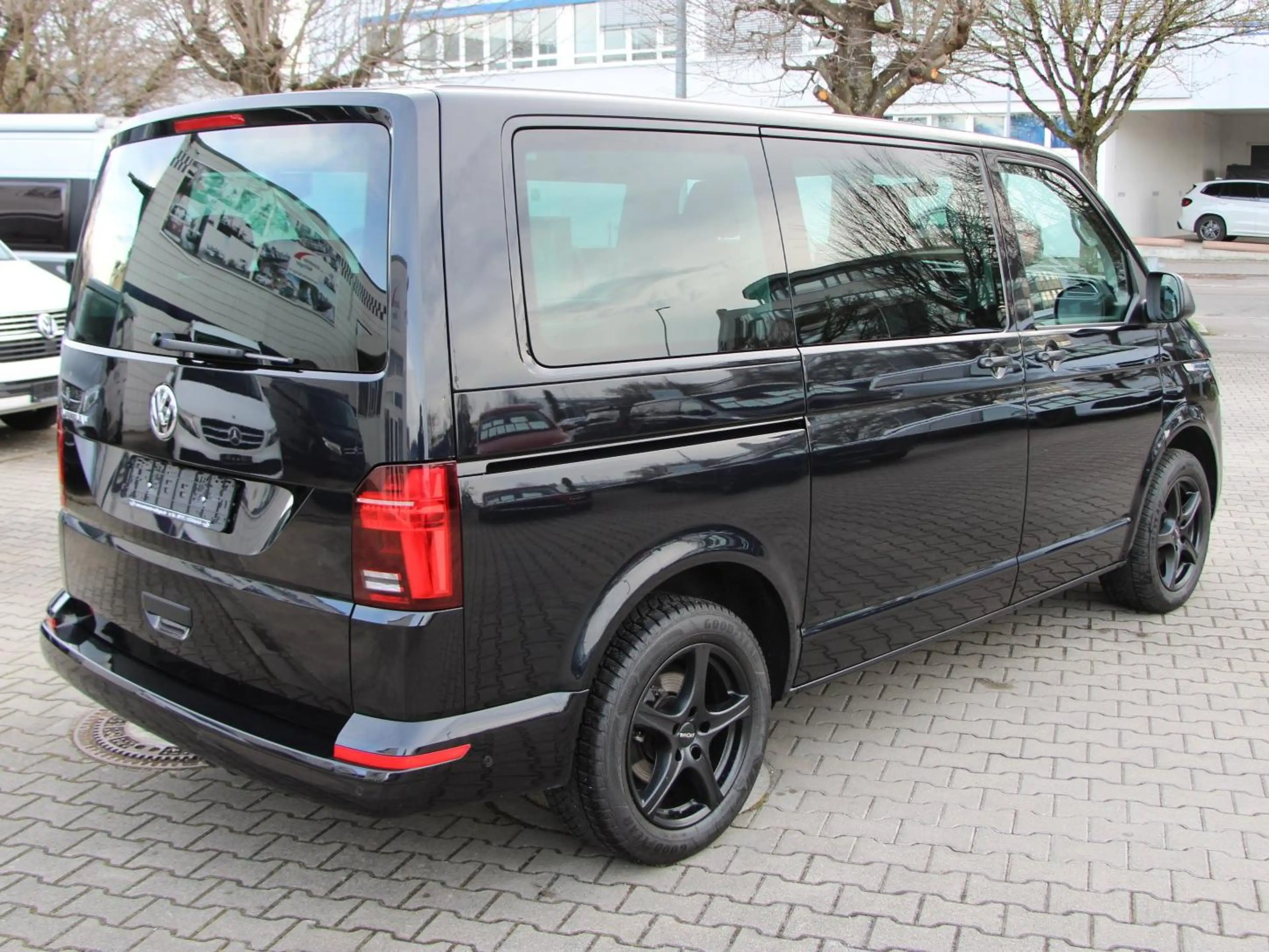 Volkswagen T6.1 Multivan TDI Trendline DSG 150 PS /Standheizung /ACC /LED — photo 3