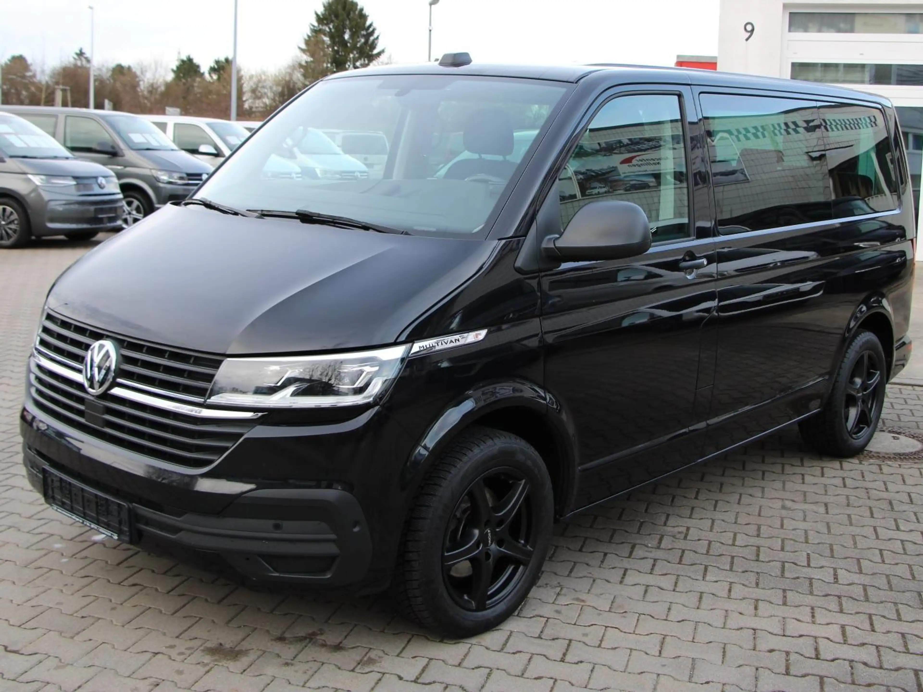 Volkswagen T6.1 Multivan TDI Trendline DSG 150 PS /Standheizung /ACC /LED — photo 2