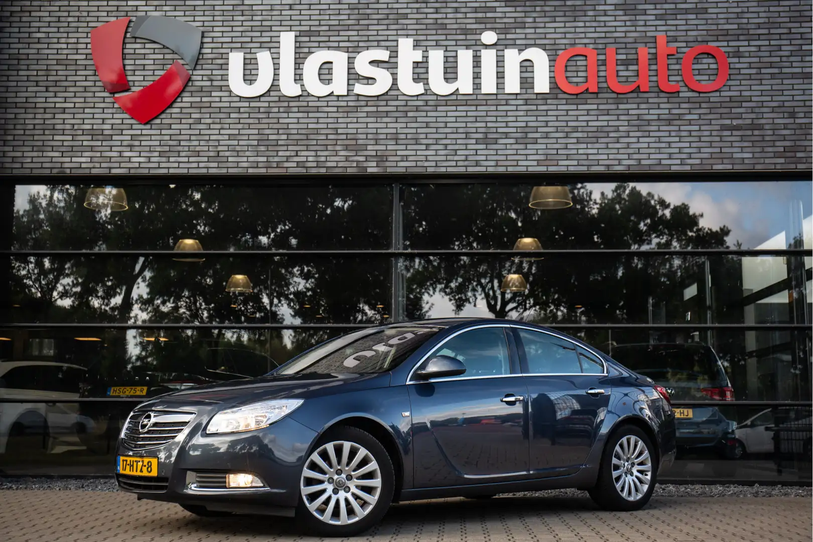 Opel Insignia 1.8 Cosmo Grijs - 1