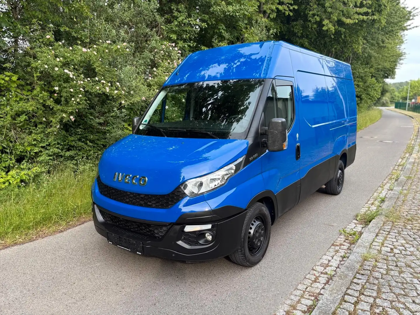 Iveco Daily HKa 3520 L  Klima Tempomat Schwingsitz Modrá - 1