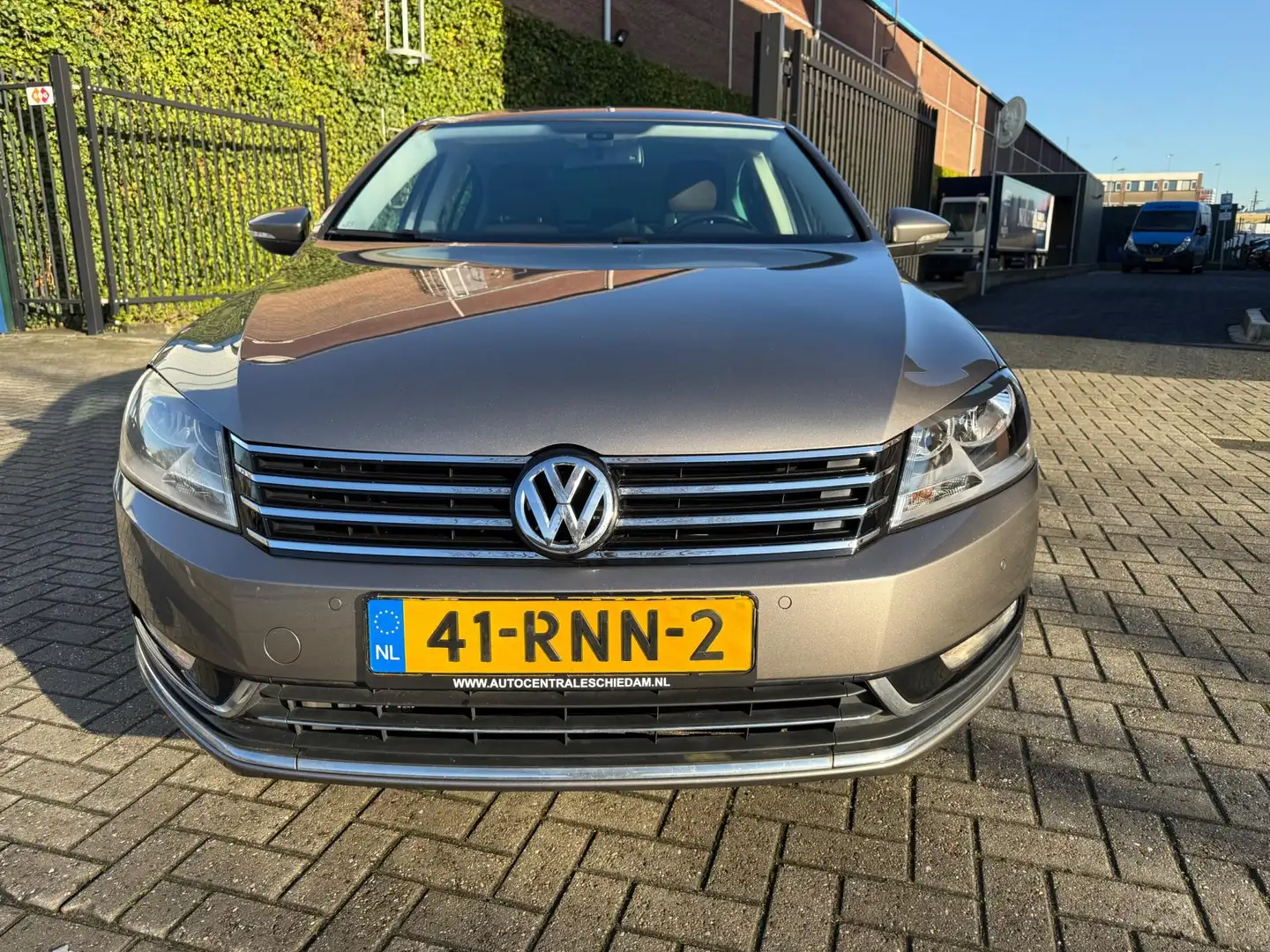 Volkswagen Passat 1.4 TSI Highline BlueMotion Brun - 2
