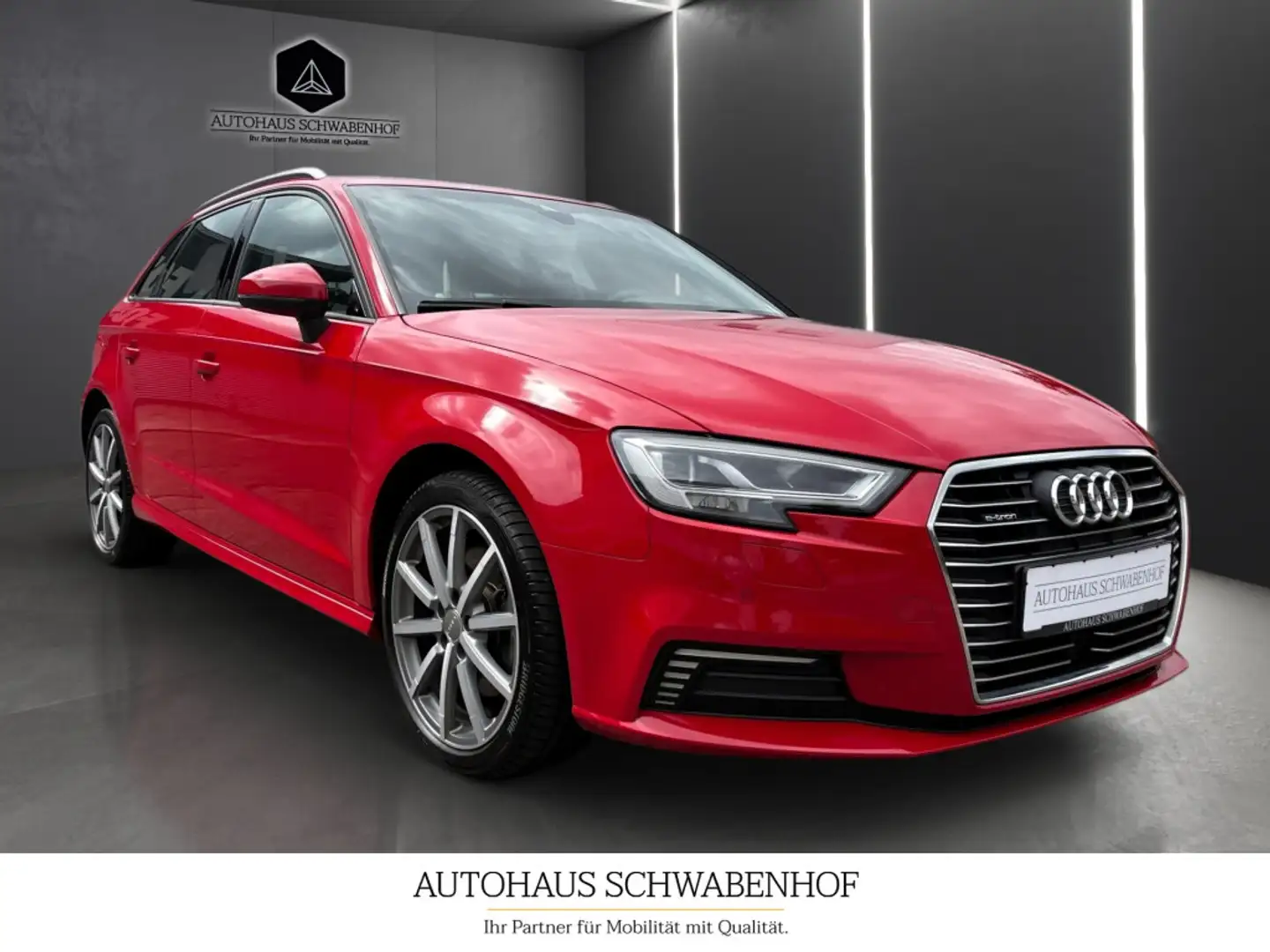 Audi A3 40 e-tron sport*RckKam* Rosso - 2
