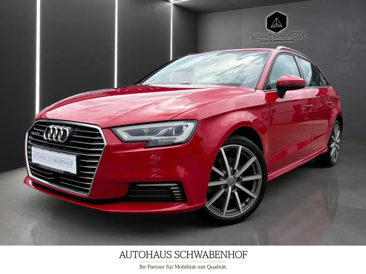 Audi A3 40 e-tron sport*RckKam* Rosso - 1