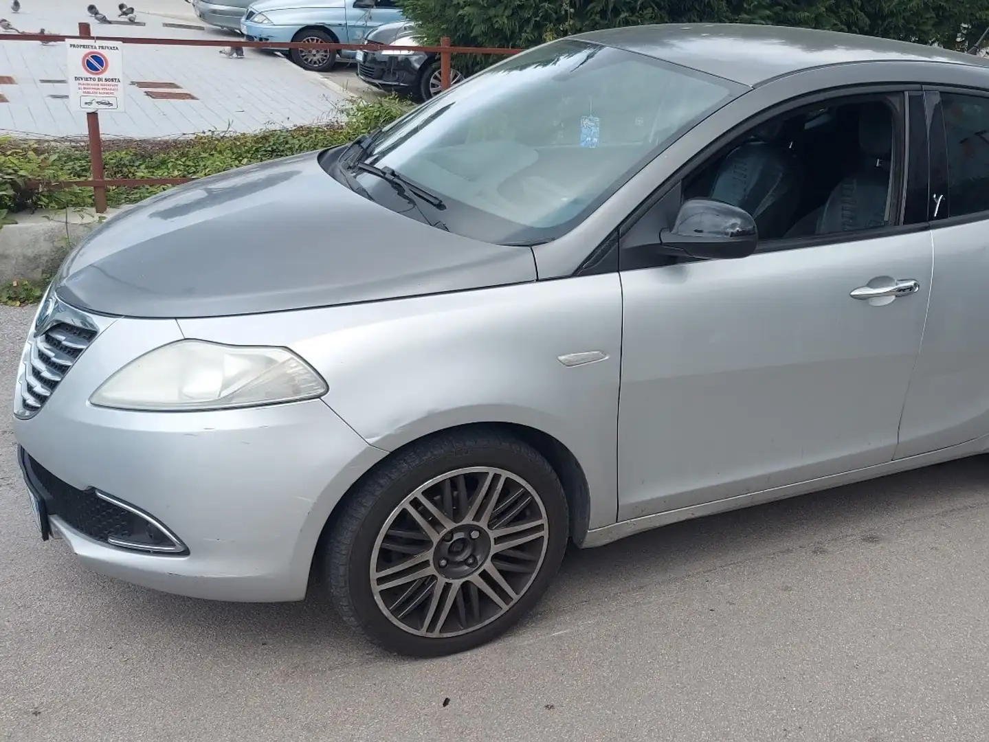 Lancia Ypsilon 0.9 t.air Platinum s&s 85cv Gris - 1