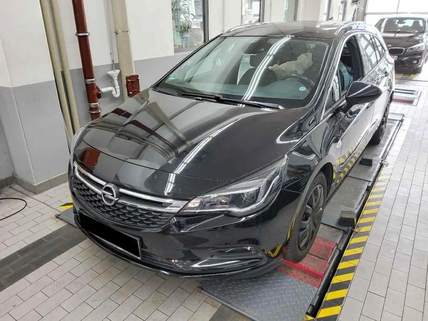 Opel Astra K Sports Tourer INNOVATION Schiebedach1.4T Noir - 1