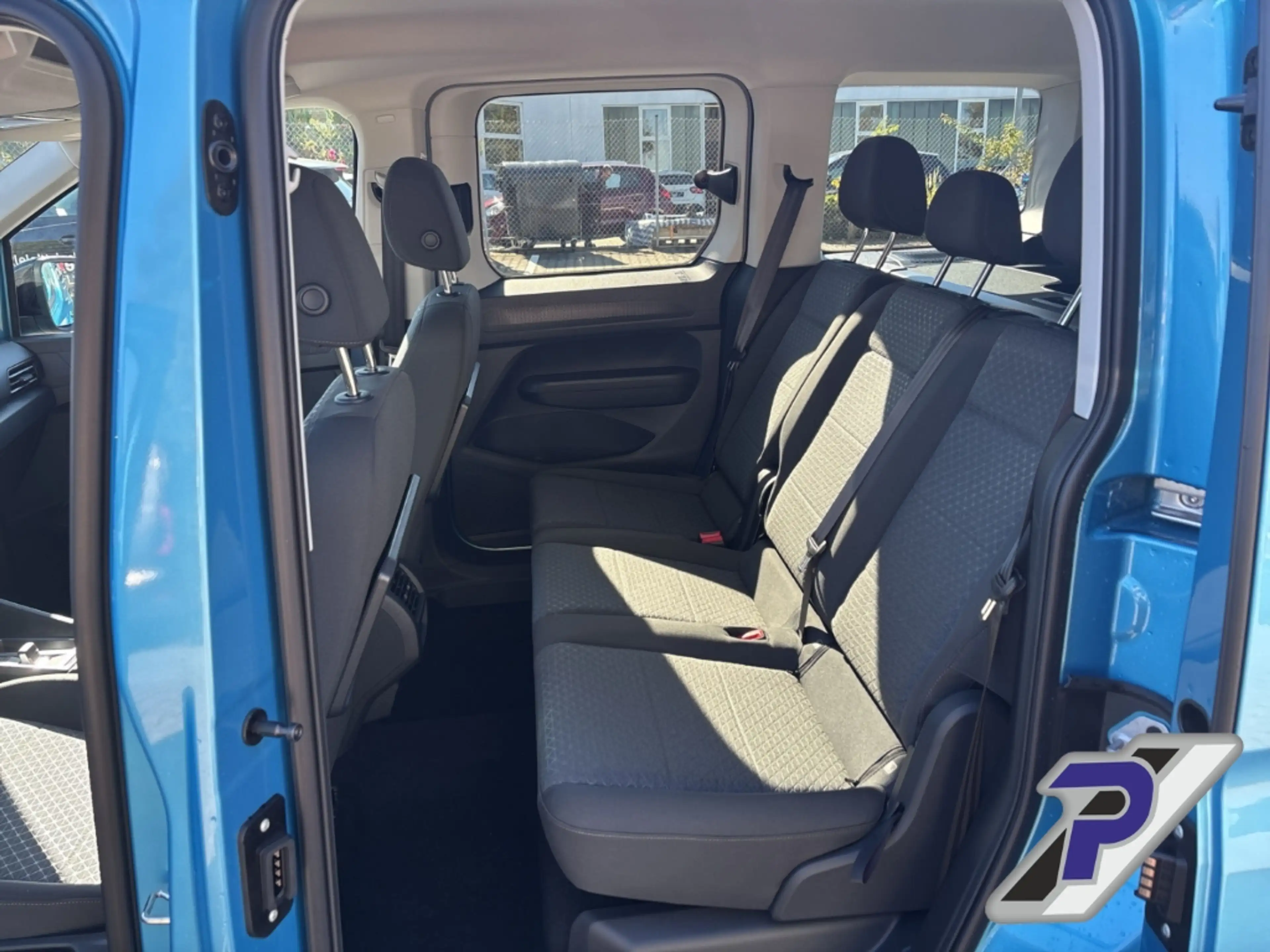 Ford Tourneo Connect Titanium L1 AUTOMATIK+LM+DAB+BOUNDLESS-BLUE — photo 13