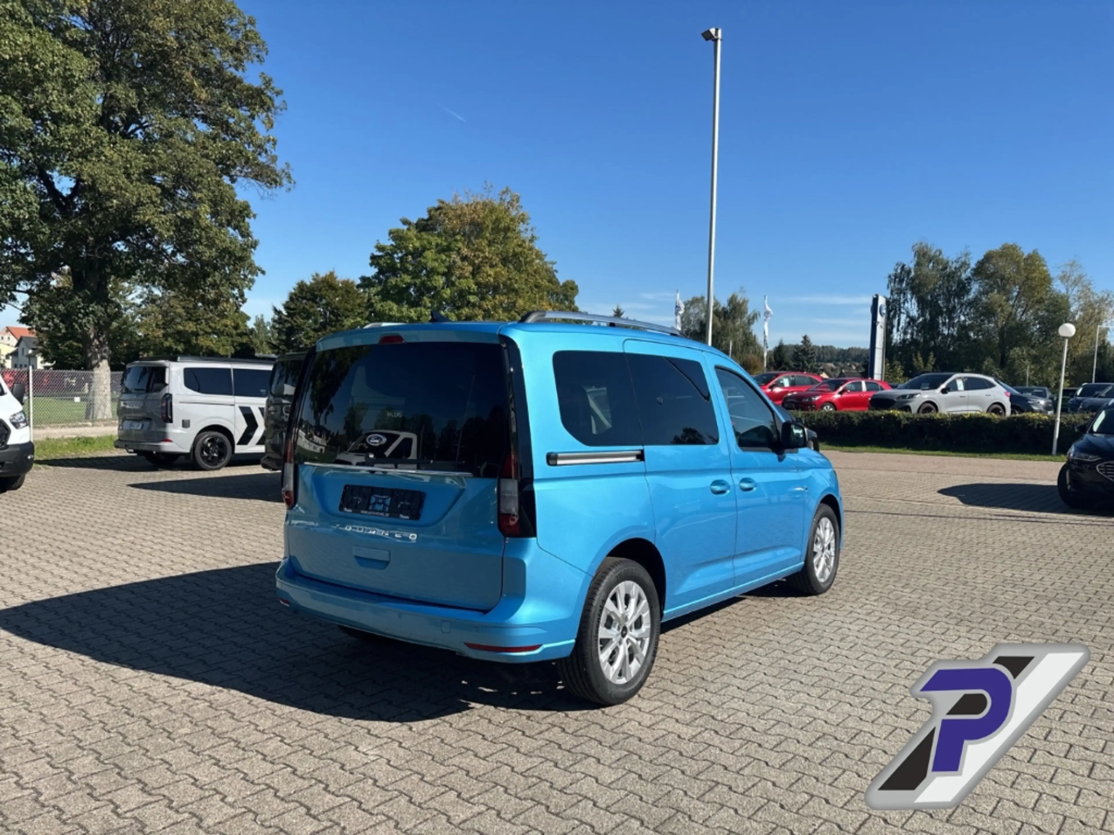 Ford Tourneo Connect Titanium L1 AUTOMATIK+LM+DAB+BOUNDLESS-BLUE — photo 5