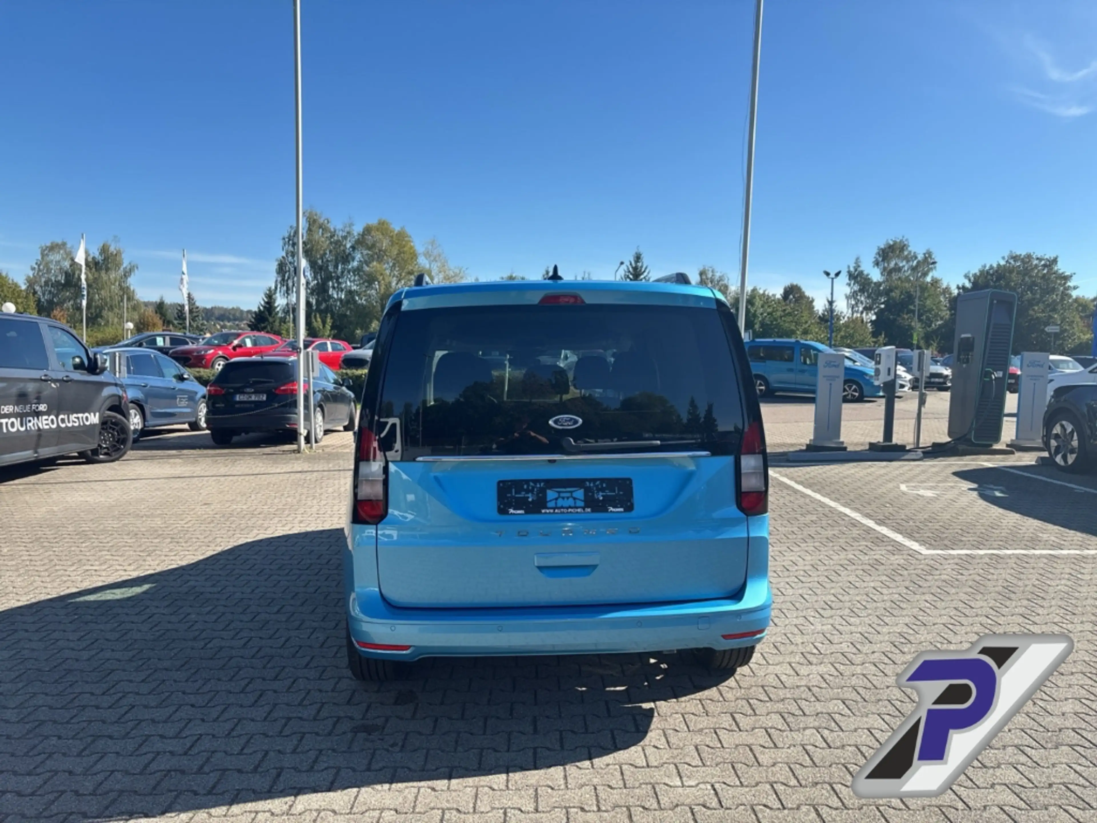 Ford Tourneo Connect Titanium L1 AUTOMATIK+LM+DAB+BOUNDLESS-BLUE — photo 4