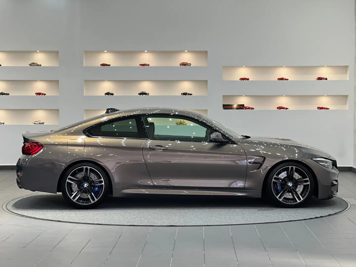 BMW M4 Individual*Merino*Harman-Kardon*Champagner-Quarz* - 1