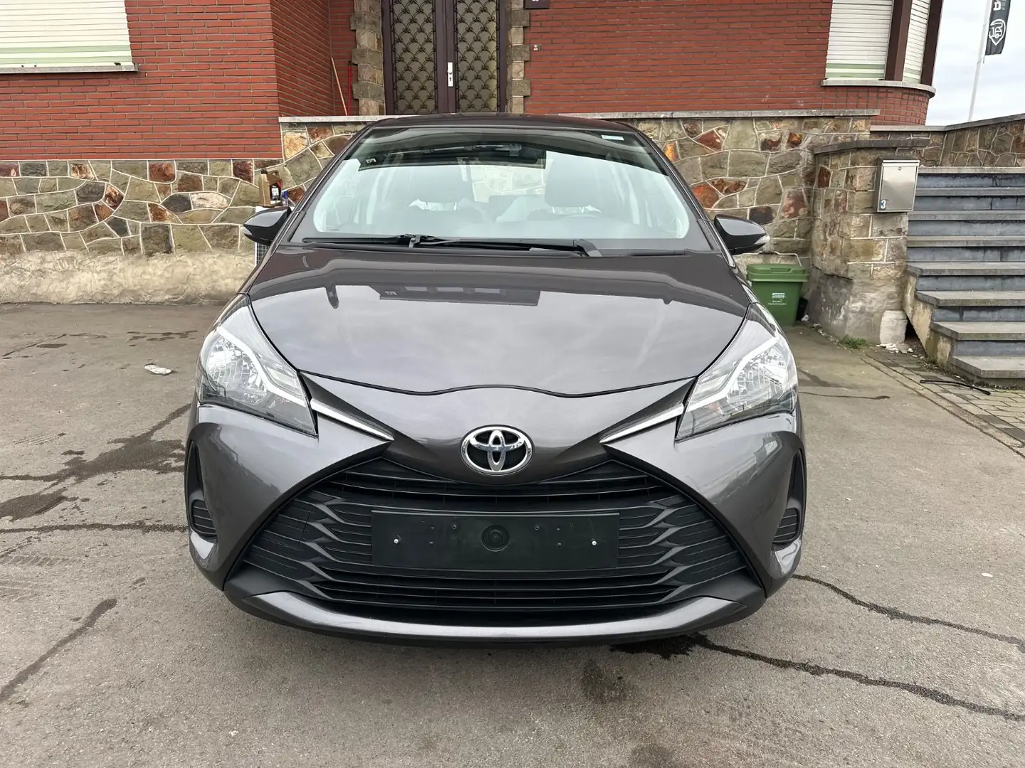Toyota Yaris Basis,Klima,Kamera , Euro 6 ,tüv Grau - 2