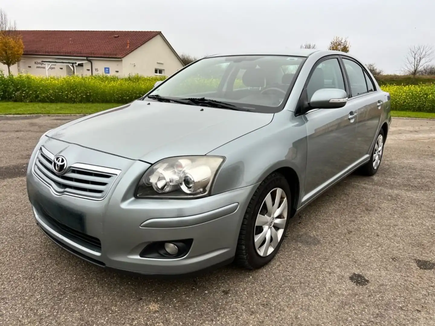 Toyota Avensis 1.8 Sol Lim Argintiu - 1