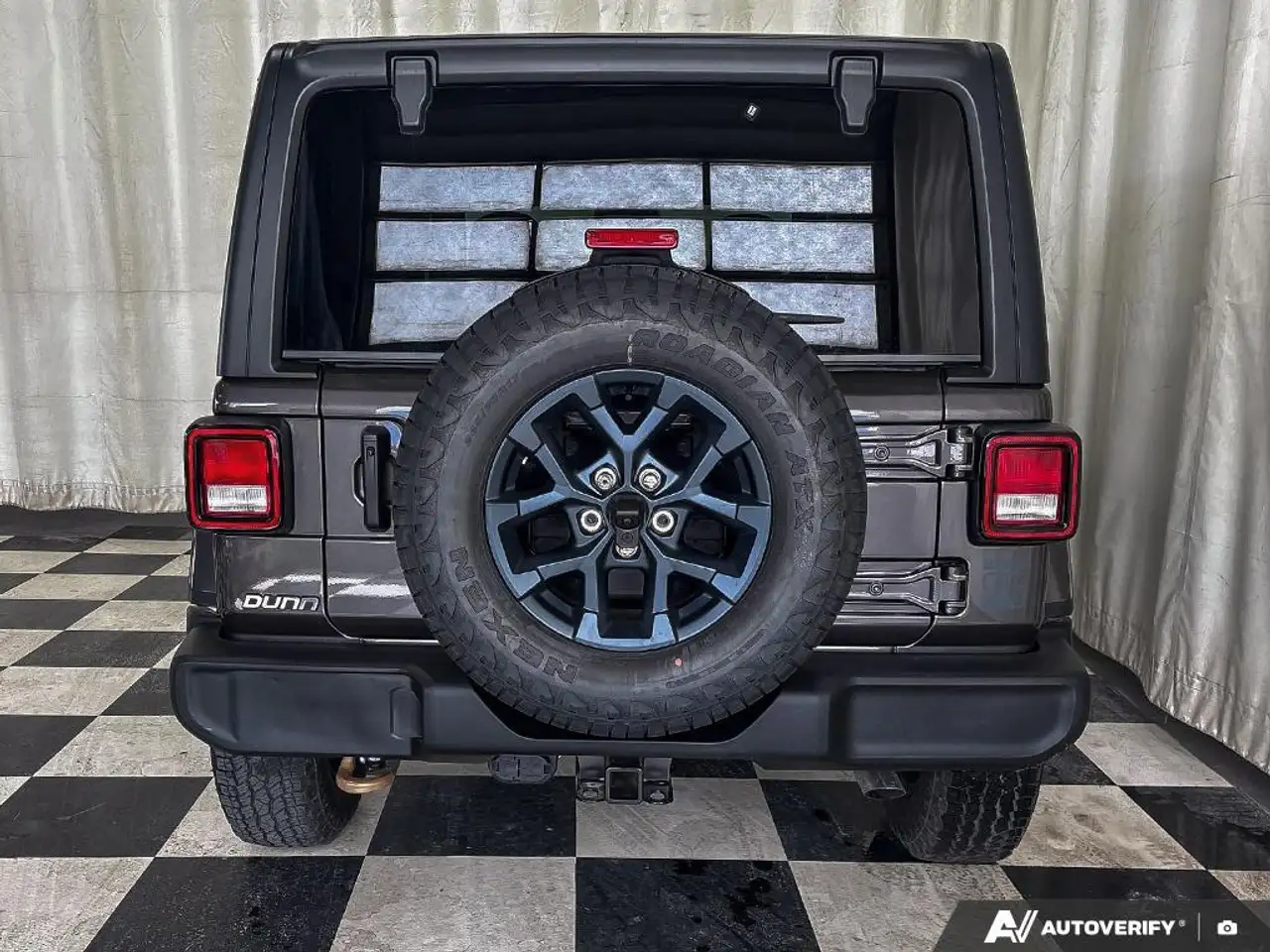 Jeep Wrangler снимка Jeep Wrangler