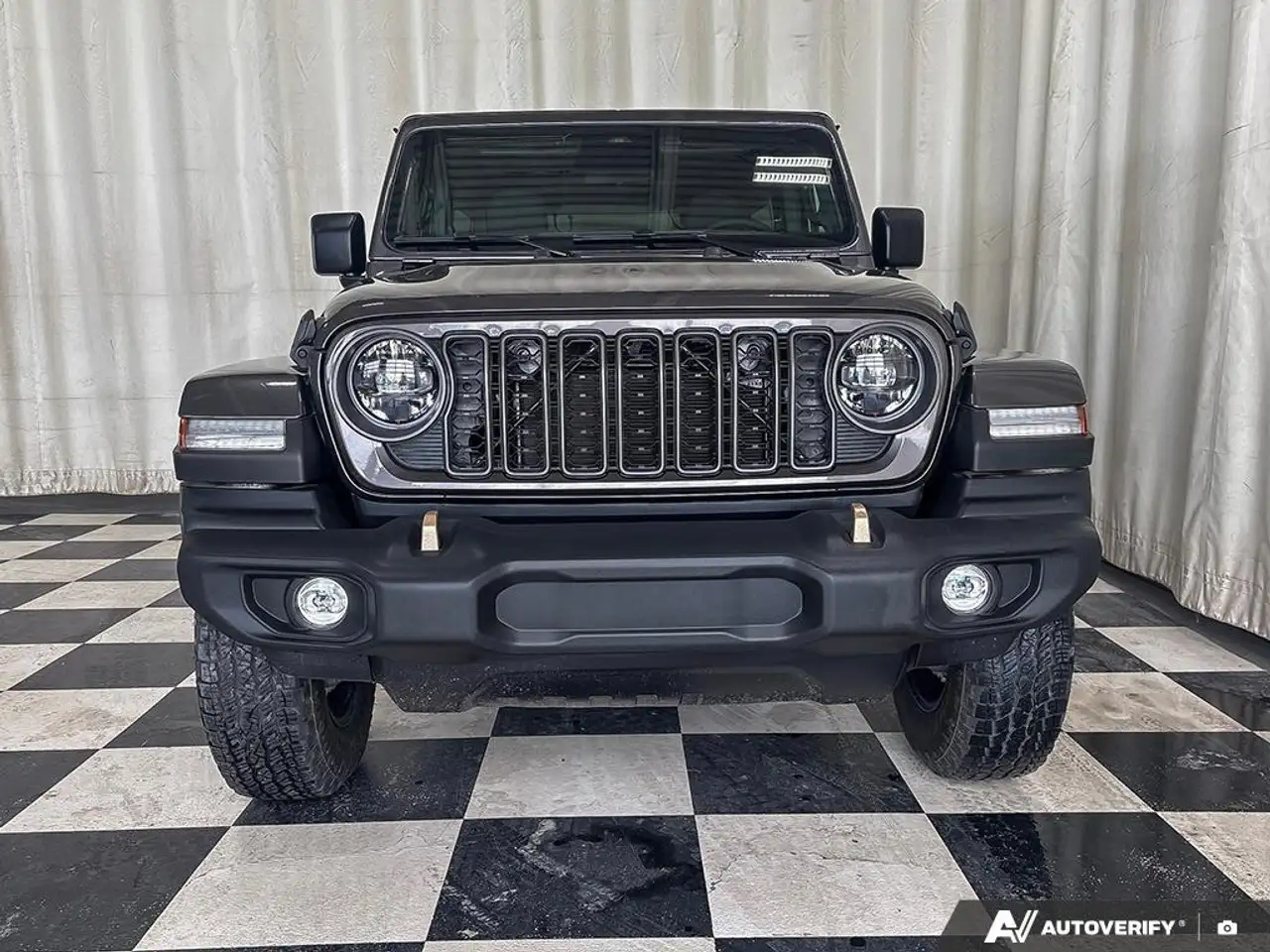 Jeep Wrangler снимка Jeep Wrangler